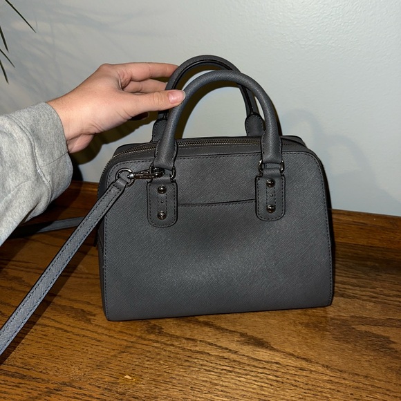 Michael Kors handbag with shoulder strap. Never used. - Picture 3 of 7